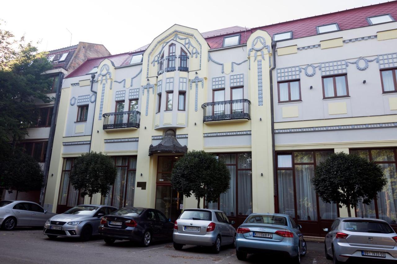 Hotel Royal Senta Eksteriør billede